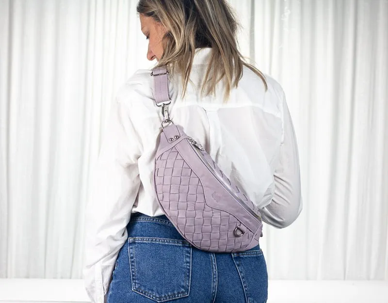 Haris fanny pack - Mauve handwoven leather